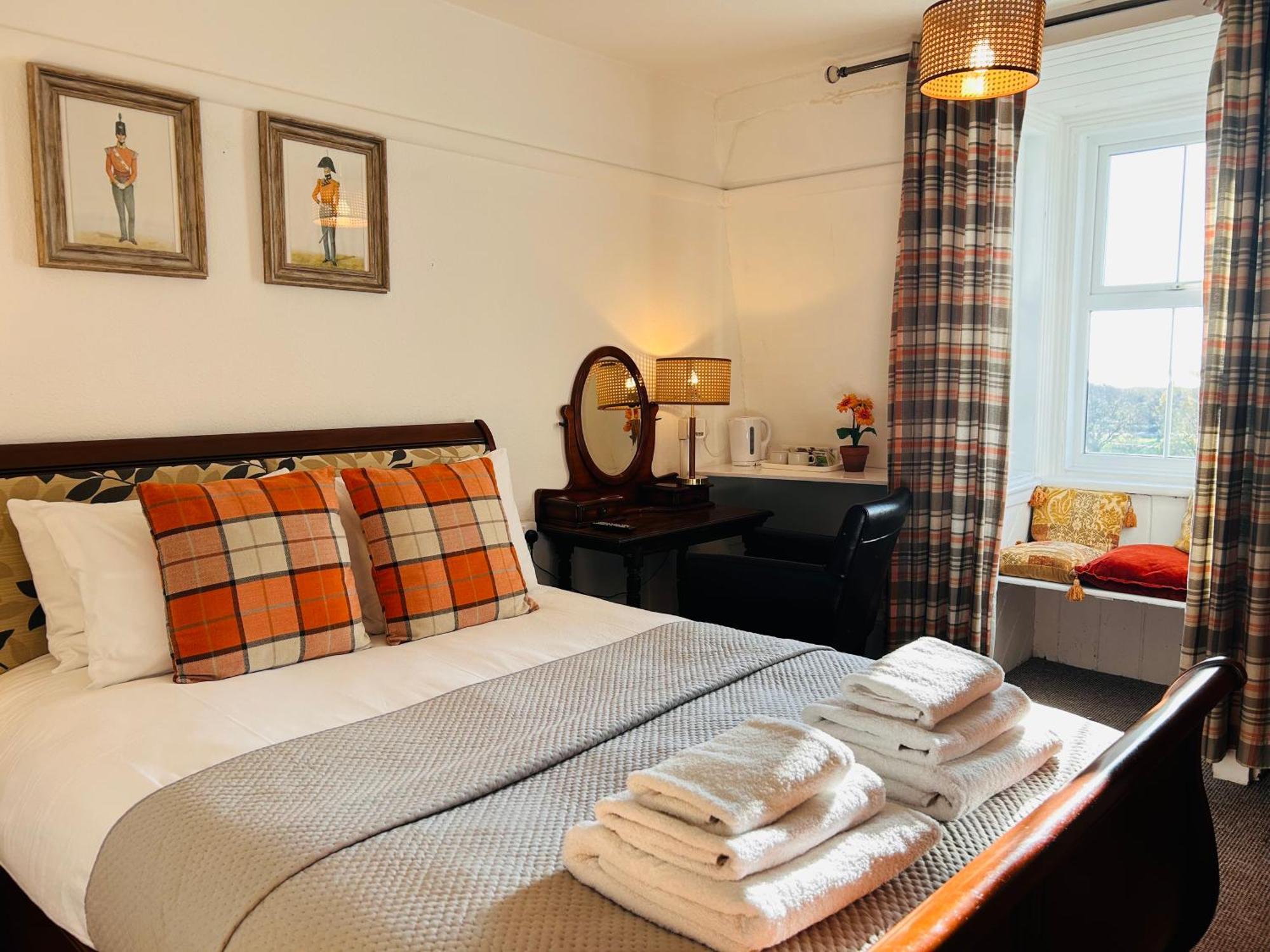 Clarence Quarters Self-Catering Guest House Портсмът Екстериор снимка