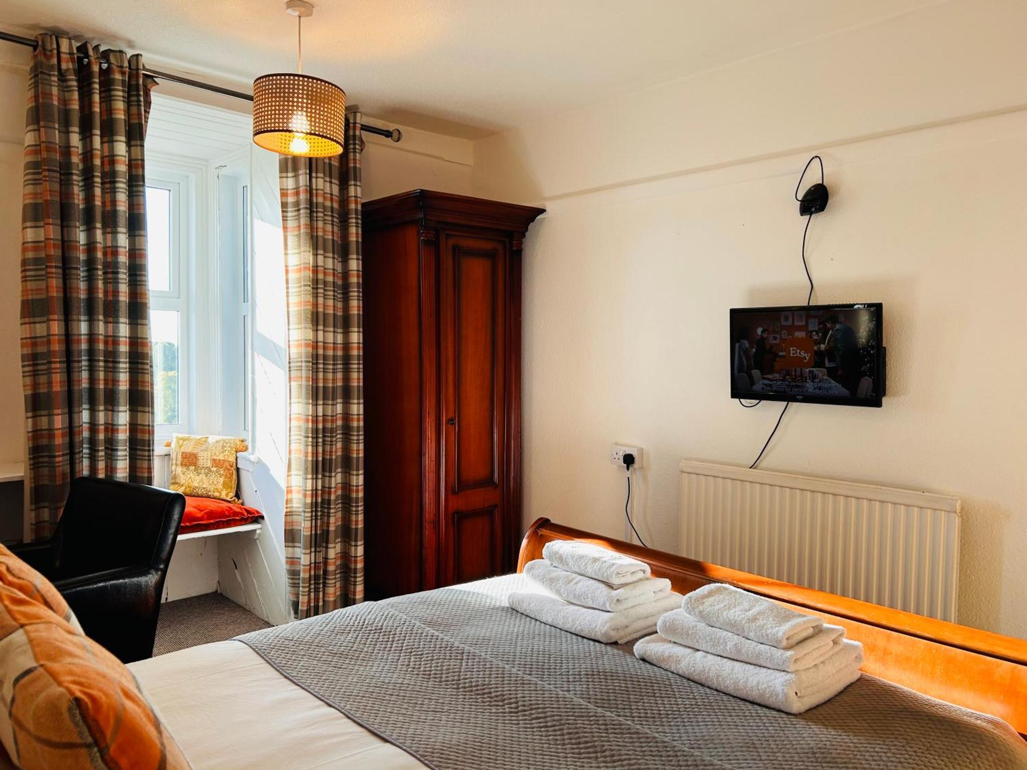 Clarence Quarters Self-Catering Guest House Портсмът Екстериор снимка