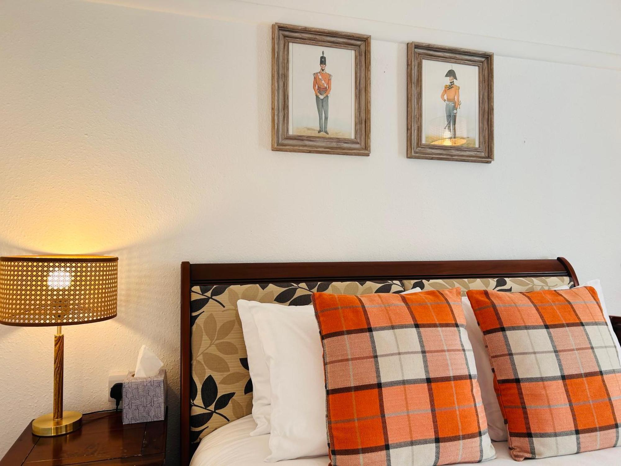 Clarence Quarters Self-Catering Guest House Портсмът Екстериор снимка