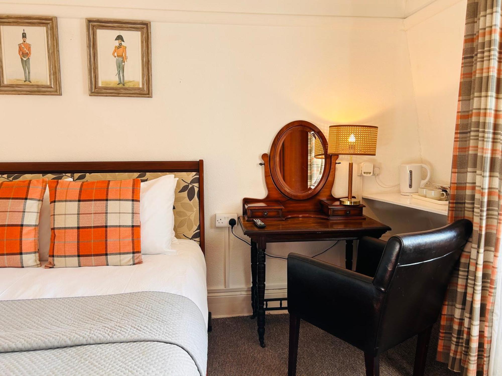 Clarence Quarters Self-Catering Guest House Портсмът Екстериор снимка