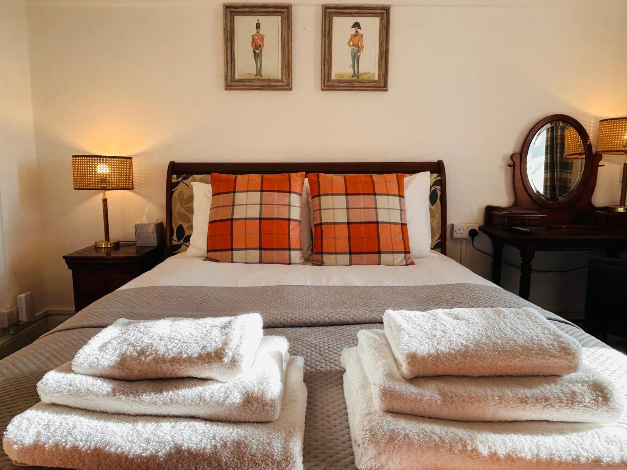 Clarence Quarters Self-Catering Guest House Портсмът Екстериор снимка