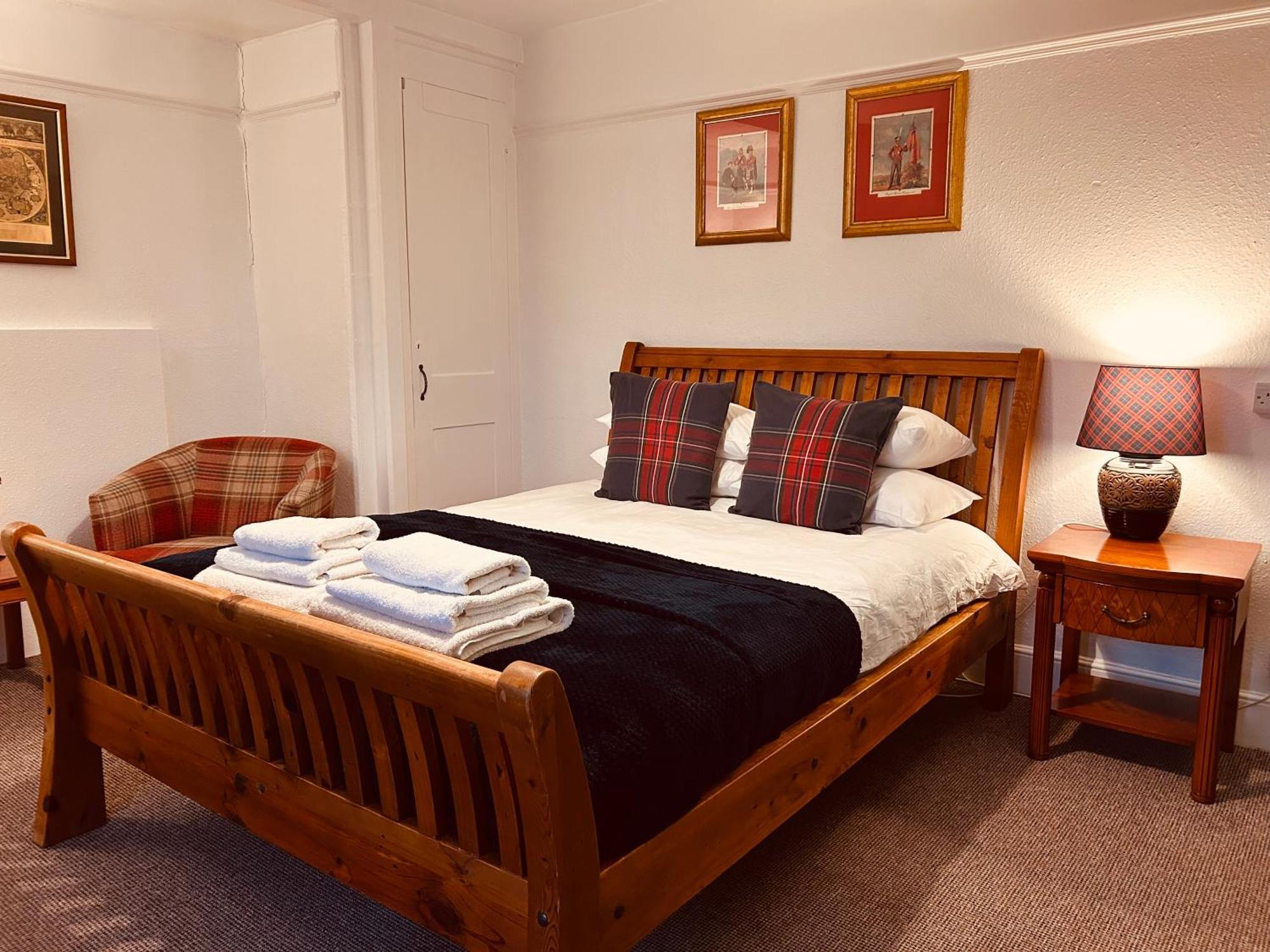 Clarence Quarters Self-Catering Guest House Портсмът Екстериор снимка