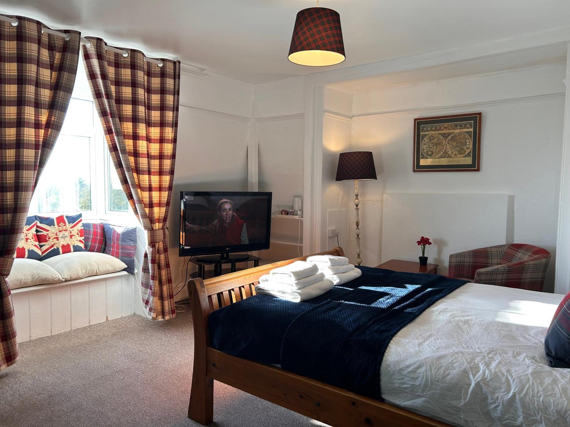 Clarence Quarters Self-Catering Guest House Портсмът Стая снимка
