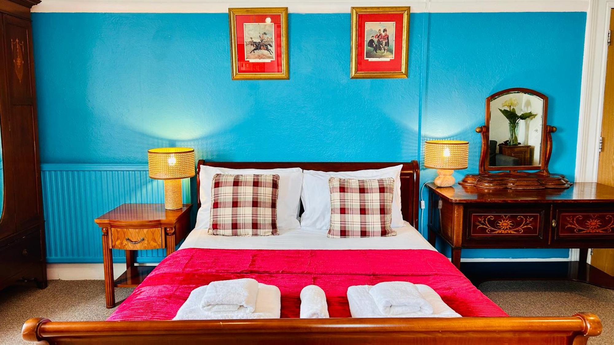 Clarence Quarters Self-Catering Guest House Портсмът Екстериор снимка